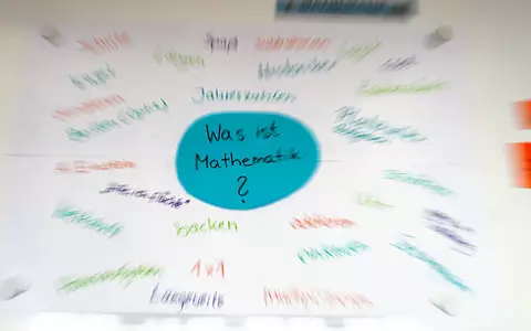 Mathematik gehört zu den Feldern, die bei der Pisa-Studie getestet werden. (Symbolbild) - Foto: Jens Kalaene/dpa