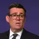 Der neue britische Premier Andy Burnham will Berichten zufolge einen härten Kurs im Umgang mit Israels Siedlungspolitik einschlagen. (Archivfoto) - Bild: Carl Court/Getty Images Pool/AP/dpa