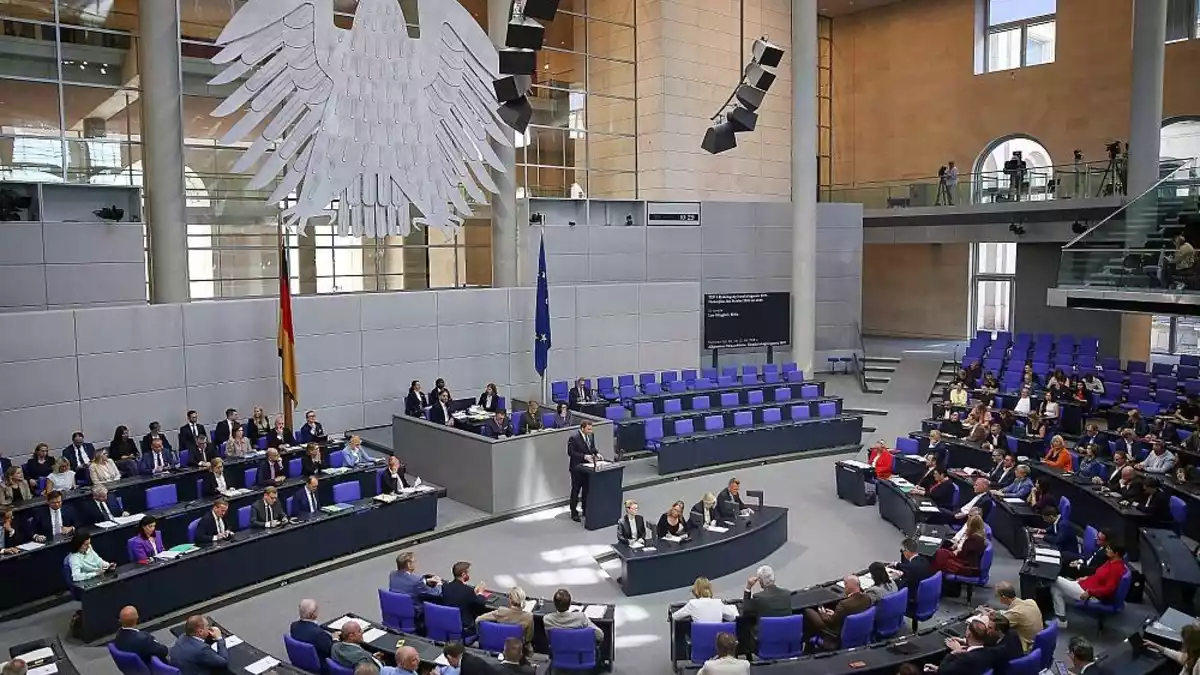 Haushaltswoche beginnt - Klingbeil sieht Aufschwung