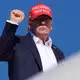 Immer wieder sorgt Trump mit ähnlichen Provokationen für Aufruhr. - Bild: Julia Demaree Nikhinson/AP/dpa