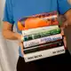 Sechs aus zwanzig: Die Shortlist beim Deutschen Buchpreis steht fest. - Bild: Lena Everding/Börsenverein/dpa