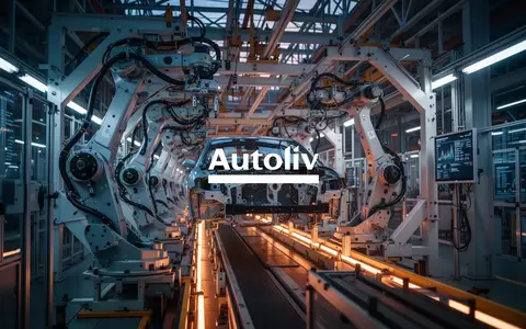 Moderne, technologisch fortschrittliche Automobilfertigung in einer Industriehalle bei Dämmerung. - Foto: über boerse-global.de