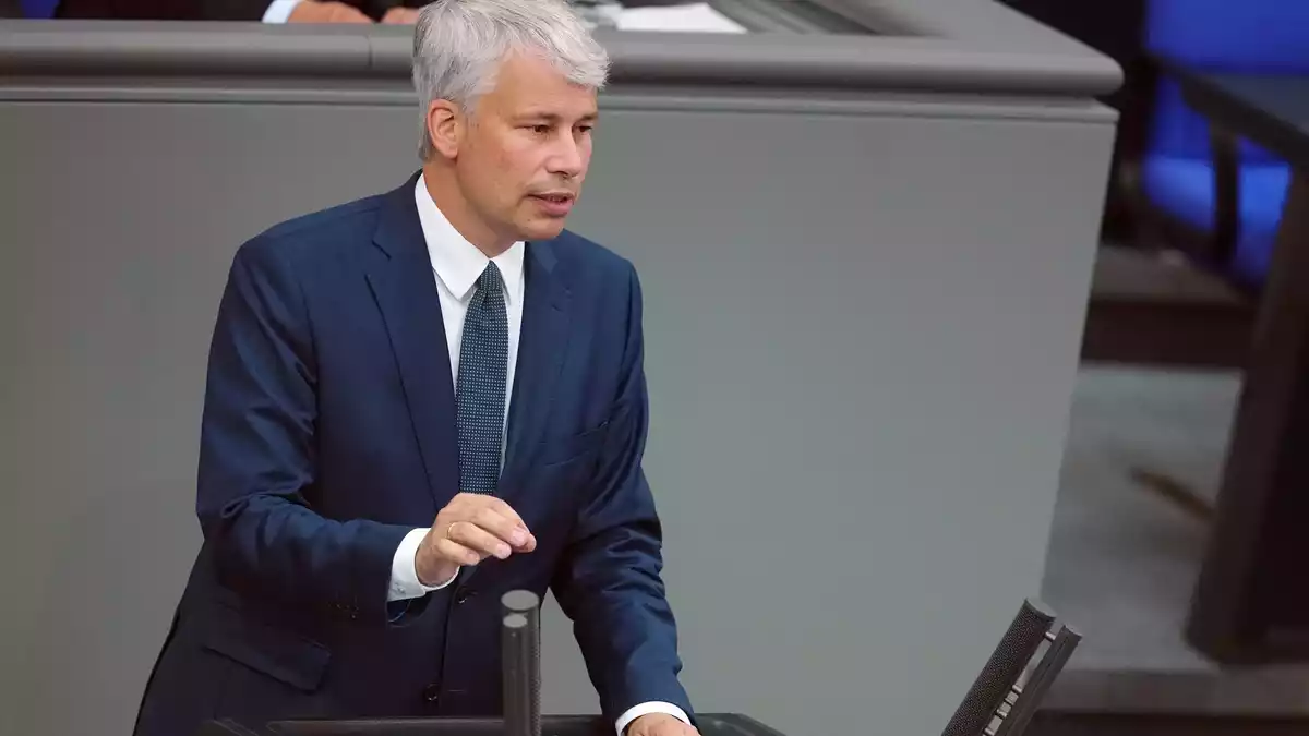 Der neue Minister Bilger äußert sich auch zur Bahn. - Bild: Kay Nietfeld/dpa