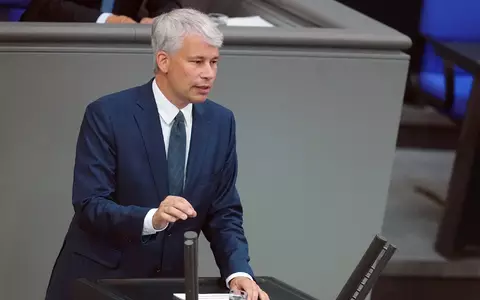 Der neue Minister Bilger äußert sich auch zur Bahn. - Foto: Kay Nietfeld/dpa