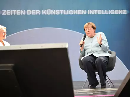 Angela Merkel sieht KI positiv, hat aber auch Bedenken. - Foto: Wolf von Dewitz/dpa