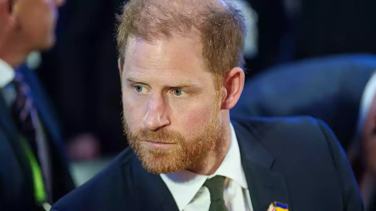 Prinz Harry war dem Bericht zufolge überrascht über die Klarstellung zu seinem Status aus dem Palast. (Archivbild) - Bild: Evgeniy Maloletka/AP/dpa