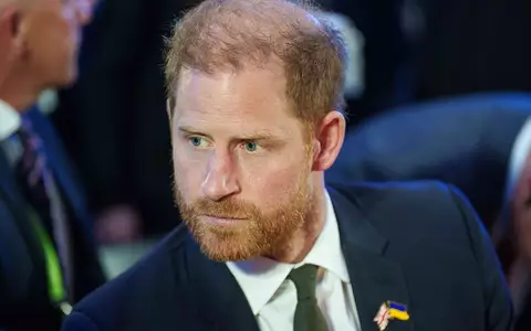 Prinz Harry war dem Bericht zufolge überrascht über die Klarstellung zu seinem Status aus dem Palast. (Archivbild) - Foto: Evgeniy Maloletka/AP/dpa