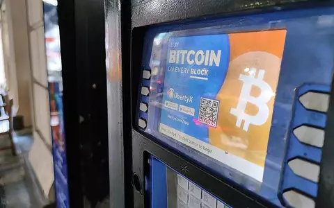 Bitcoin-Geldautomat (Archiv) - Foto: via dts Nachrichtenagentur