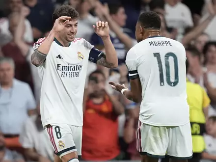 Fede Valverde (links) und Kylian Mbappé trafen für Real Madrid - Foto: Bernat Armangue/AP/dpa