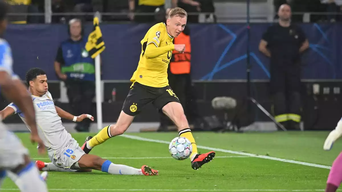 Nach Beiers Hereingabe fiel das 1:0. - Bild: Bernd Thissen/dpa