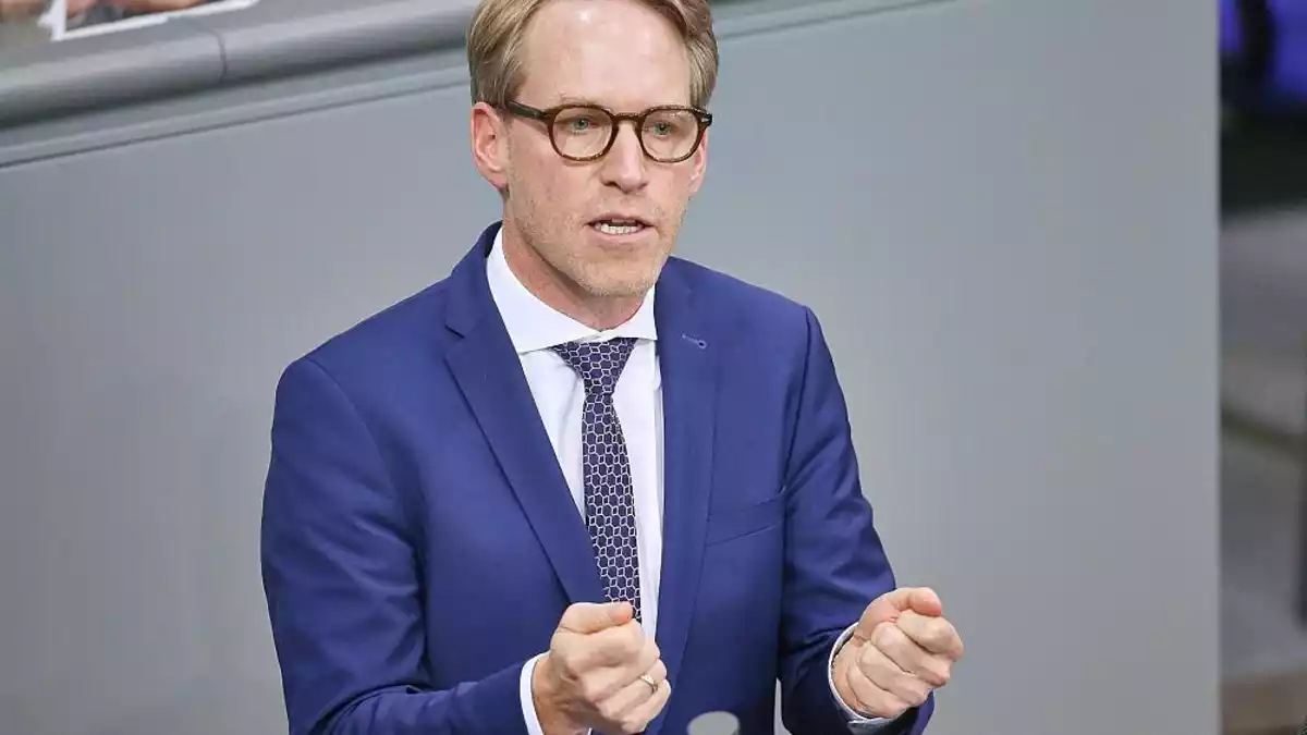 Henrichmann verteidigt Ausgrenzungen im Geheimdienst-Gremium
