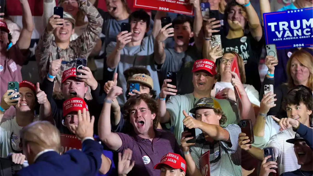 Trumps Beliebtheitswerte sanken seit Kriegsbeginn. (Archivbild) - Bild: Evan Vucci/AP