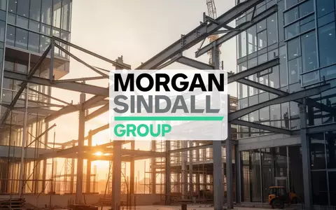 Moderne Baustelle bei Sonnenaufgang als Symbol für wirtschaftliches Wachstum und industrielle Stabilität. - Foto: über boerse-global.de