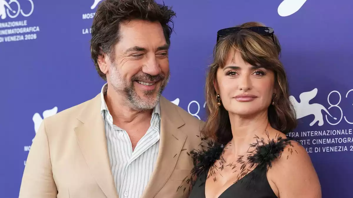 Bardem und Cruz präsentieren in Venedig ihren neuen Film «Bunker».  - Bild: Scott A Garfitt/Invision/AP/dpa