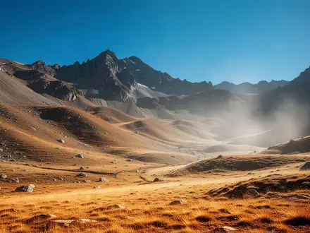 Eine von extremer Sommerhitze ausgetrocknete Berglandschaft mit flirrender Luft und gelben Wiesen in den Schweizer Alpen. - Foto: über boerse-global.de
