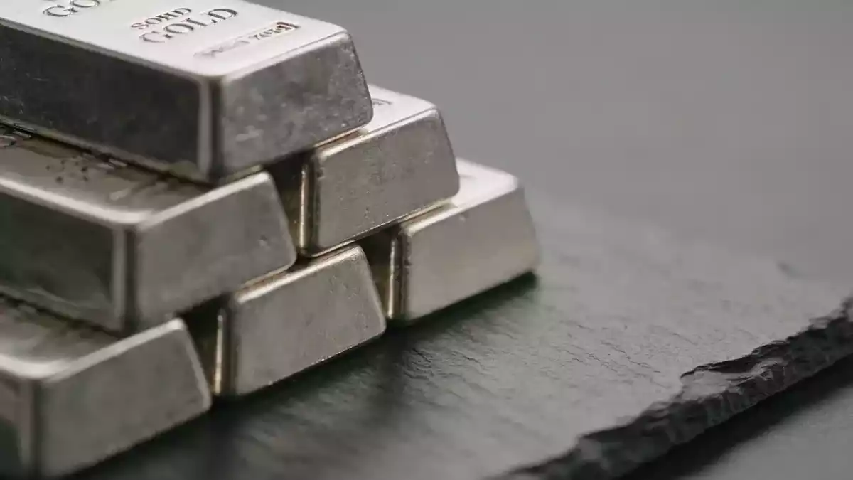 Silver Holds Above $66 Despite Geopolitical Tensions