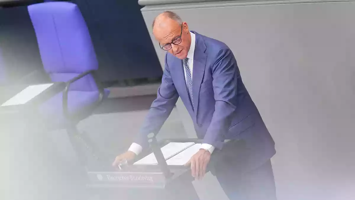 «Nirgendwo in Deutschland werden Sie mit dieser Politik die Mehrheit bekommen», sagte der Kanzler an die Adresse der AfD. - Bild: Michael Kappeler/dpa