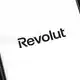 Die britische Bank Revolut hat keine Filialen, bietet aber hohe Zinsen - und wird höher bewertet als die Deutsche Bank (Archivbild) - Bild: Fernando Gutierrez-Juarez/dpa