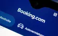Über Booking können zum Beispiel Übernachtungen in Hotels gebucht werden. (Archivbild) - Foto: Fabian Sommer/dpa