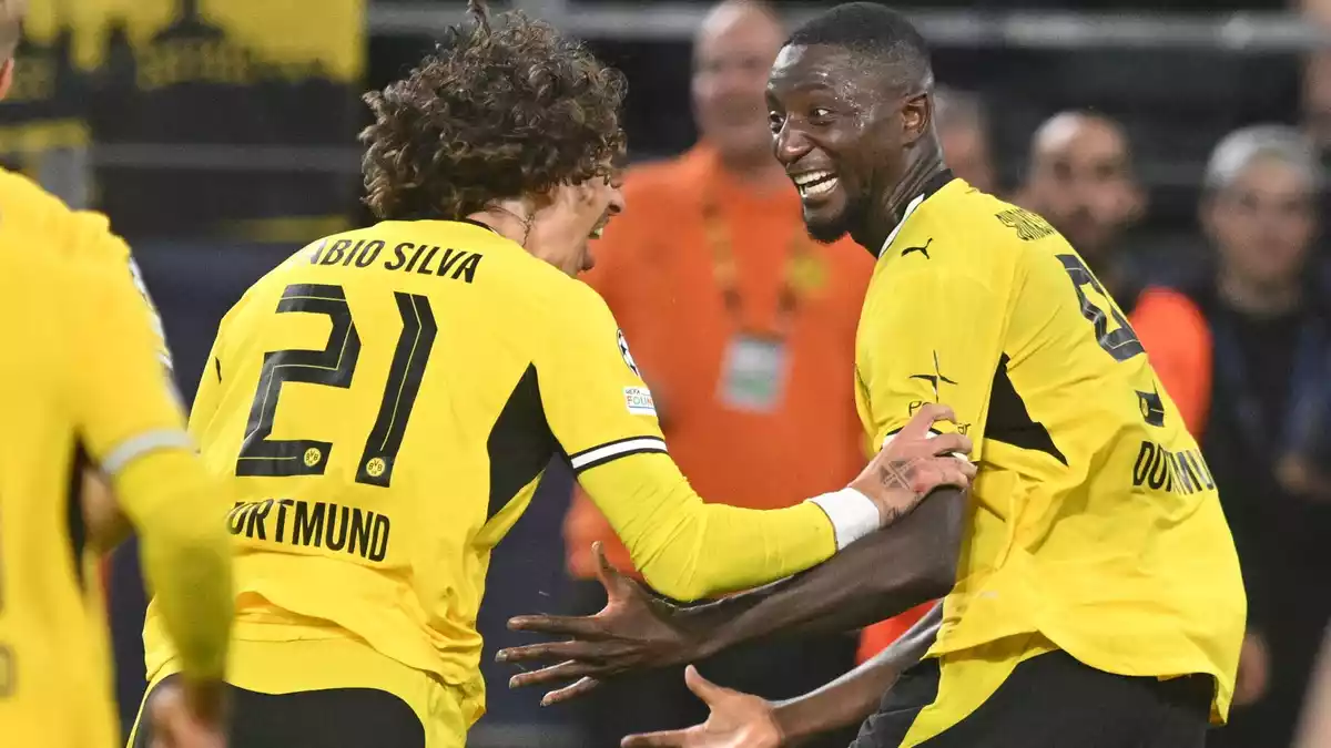 Fábio Silva (l) und Serhou Guirassy sind derzeit in starker Verfassung. - Bild: Bernd Thissen/dpa