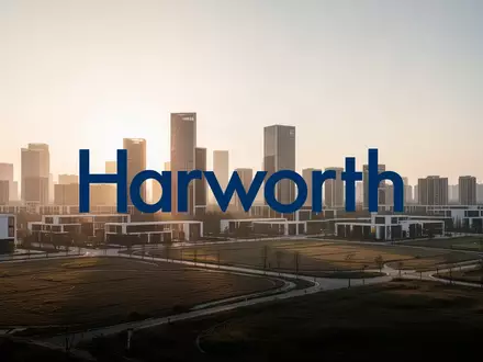 Moderne Immobilienentwicklung und urbane Architektur bei Sonnenuntergang als Symbol für strategische Marktveränderungen. - Foto: über boerse-global.de