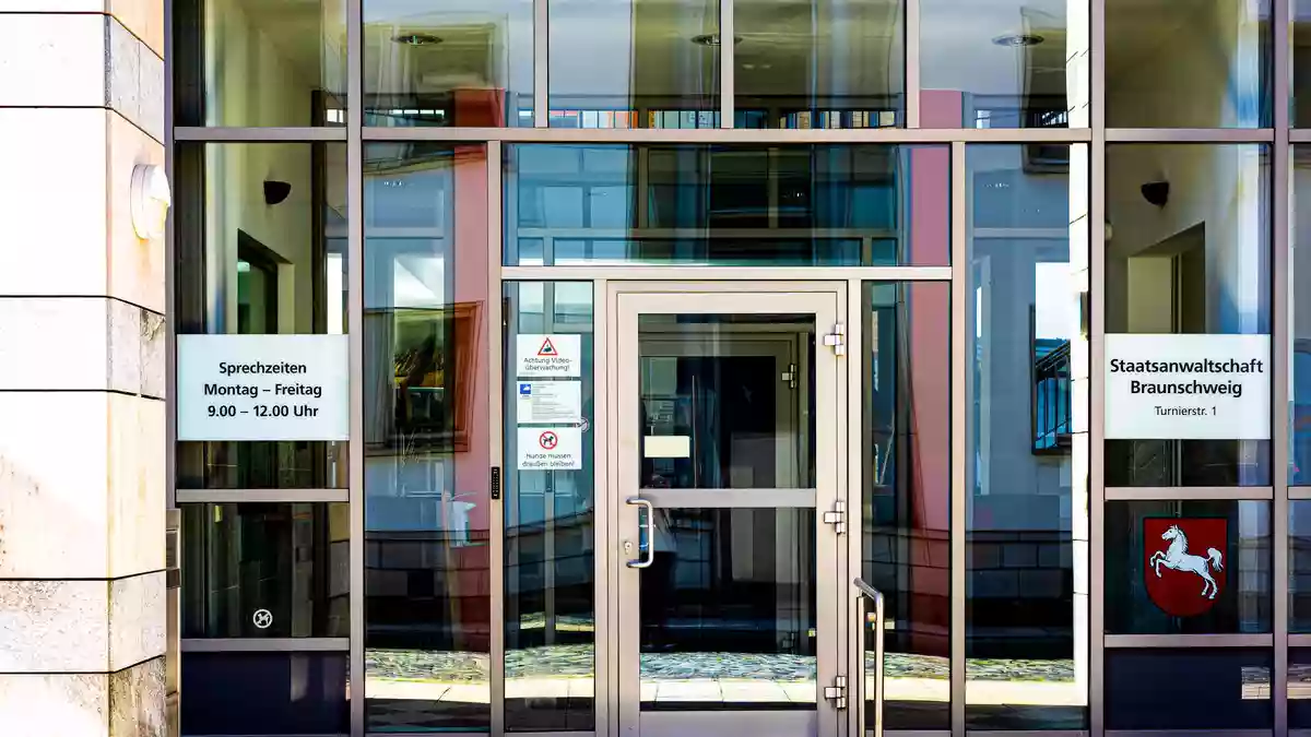 Jahrelange Misshandlung in Salzgitter. Jetzt haben Ermittler Anlage erhoben. (Archivbild)   - Bild: Moritz Frankenberg/dpa