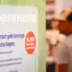 Die Wettbewerbszentrale klagt wegen des Angebots. (Archivbild) - Bild: Christoph Reichwein/dpa