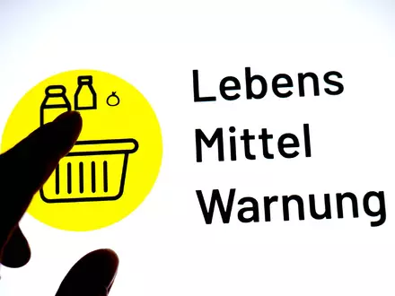 Betroffene Packungen können auch ohne Kassenbon zurückgegeben werden, der Kaufpreis wird erstattet. (Symbolbild) - Foto: Sina Schuldt/dpa