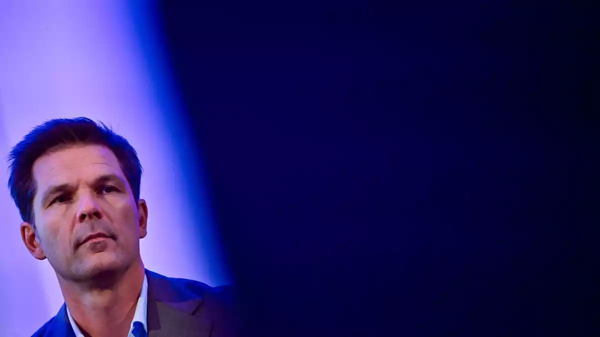 Der Berliner SPD-Spitzenkandidat Steffen Krach steht kurz vor der Wahl wegen Ermittlungen gegen ihn unter Druck.     - Bild: Sebastian Christoph Gollnow/dpa