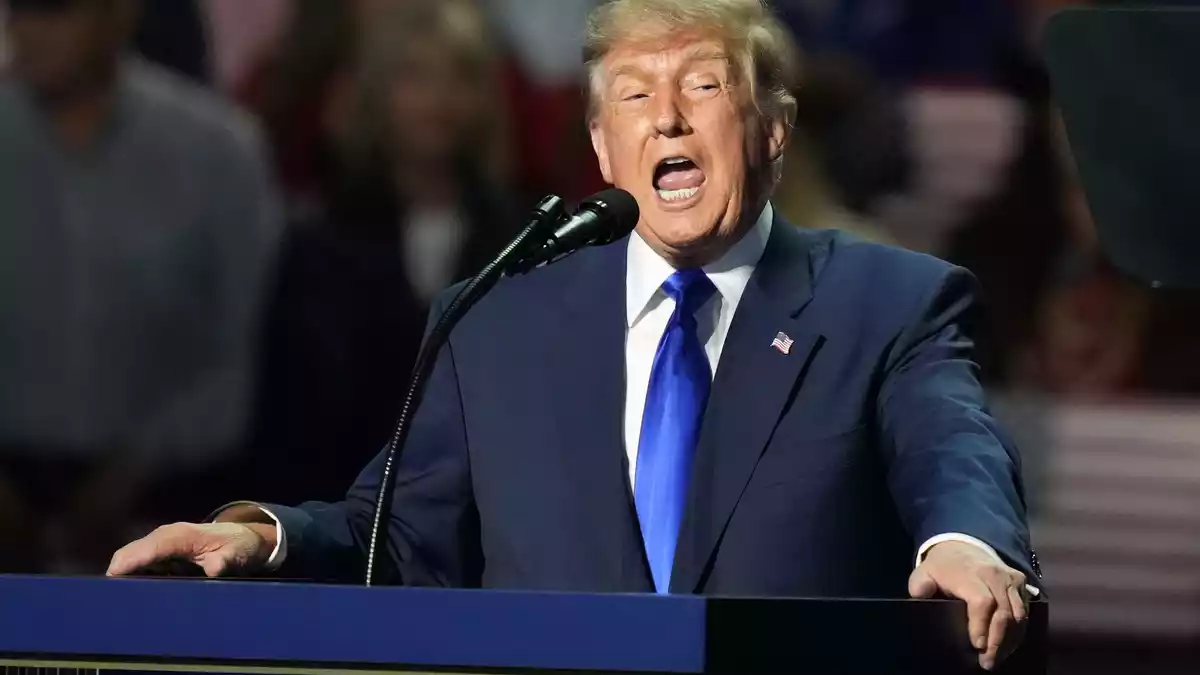 Trump spricht bei Parteitag in Dallas. - Bild: Alex Brandon/AP/dpa