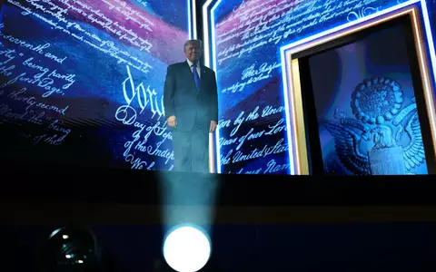 Trump schwört Republikaner auf Wahlkampf ein. - Foto: Julia Demaree Nikhinson/AP/dpa