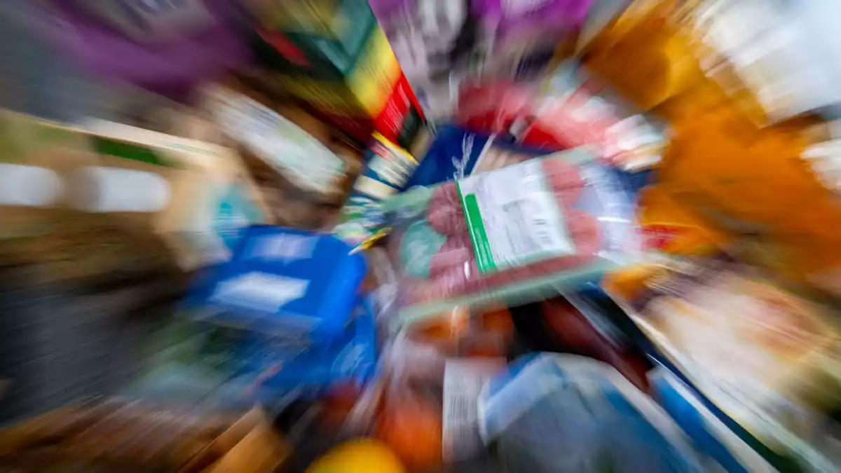 Die Nahrungsmittelpreise steigen seit Monaten vergleichsweise moderat, viele Lebensmittel sind aber teurer als noch vor ein paar Jahren. (Symbolbild) - Bild: Jens Büttner/dpa