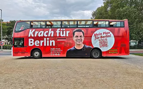 Bus mit Wahlwerbung für Steffen Krach (Archiv) - Foto: via dts Nachrichtenagentur
