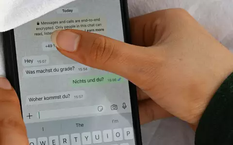 Beim Cybergrooming manipulieren Täter gezielt Kinder und Jugendliche (Archivbild). - Foto: Elisa Schu/dpa
