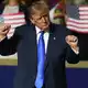 Will Bürger nach der Wahl belohnen: Präsident Trump. - Bild: Alex Brandon/AP/dpa