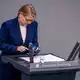 Der Probealarm stoppt auch Justizministerin Hubig im Bundestag. - Bild: Michael Kappeler/dpa