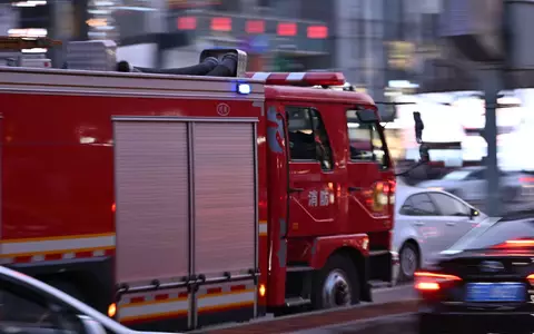 In der chinesischen Hafenstadt Qingdao ist auf einem Frachter ein Brand ausgebrochen. (Symbolbild)   - Foto: Johannes Neudecker/dpa