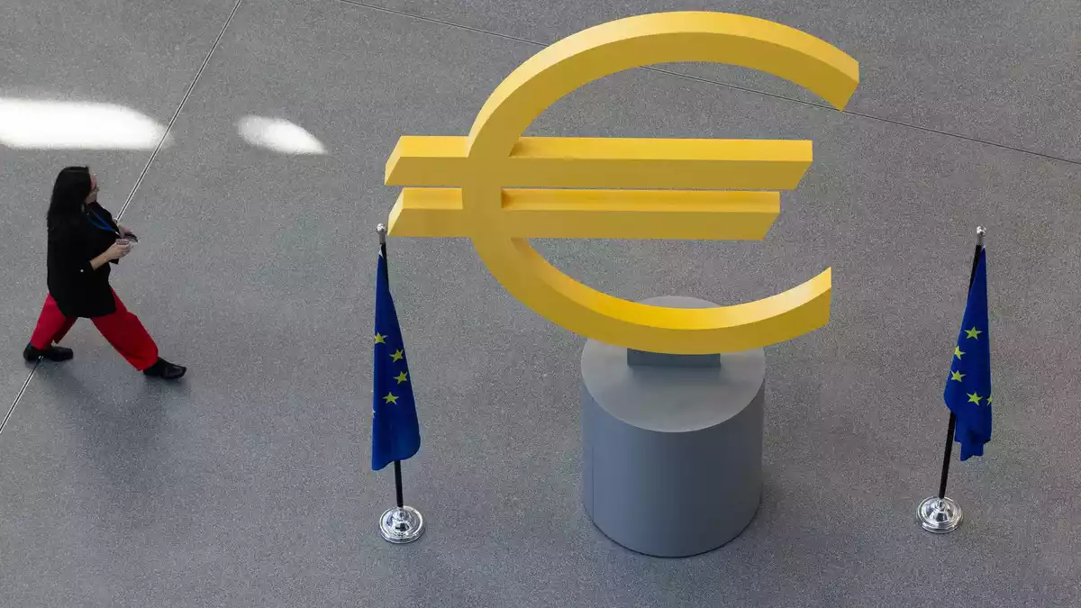 Oberstes Ziel der Euro-Währungshüter ist es, die Inflation im Zaum zu halten und für einen stabilen Euro zu sorgen. (Archivbild) - Bild: Florian Wiegand/dpa