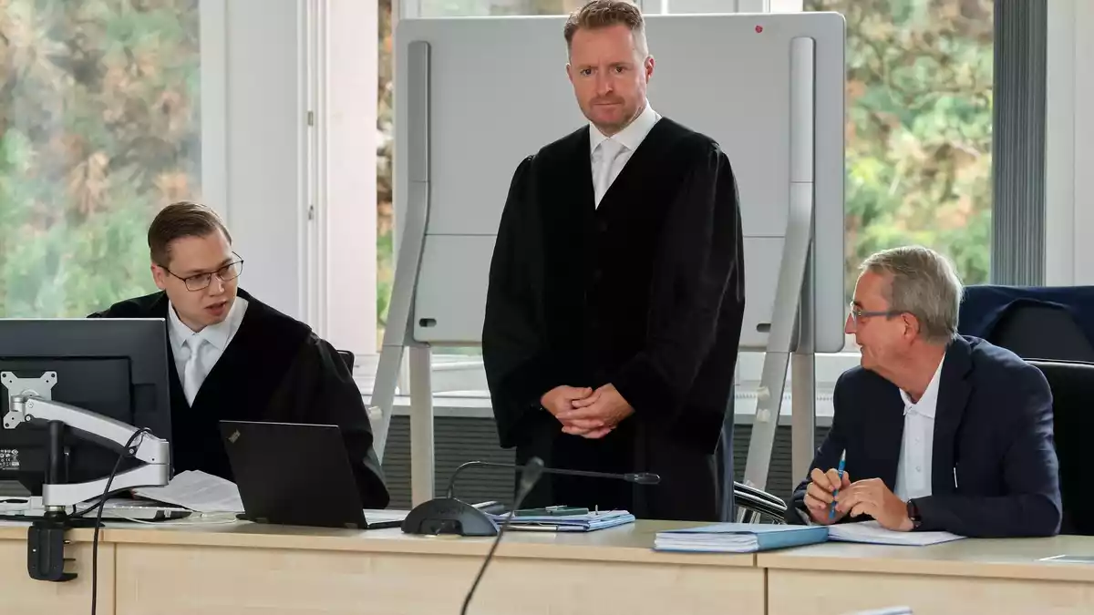 Die Staatsanwaltschaft glaubt, dass die Angeklagte Fabian aus seiner Wohnung lockte. - Bild: Bernd Wüstneck/dpa
