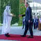 Präsident Mohammed wird von Kanzler Merz empfangen. - Bild: Michael Kappeler/dpa