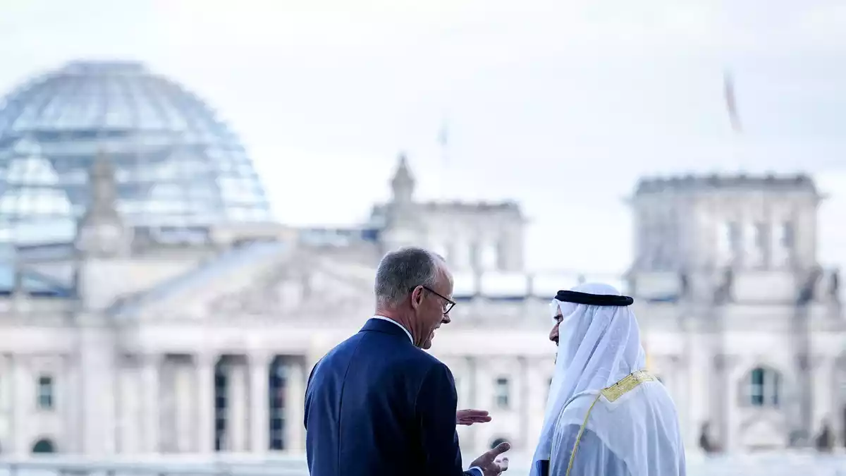 Die Vereinigten Arabischen Emirate wollen ihre Investitionen in die deutsche Wirtschaft mehr als verdoppeln. - Bild: Kay Nietfeld/dpa