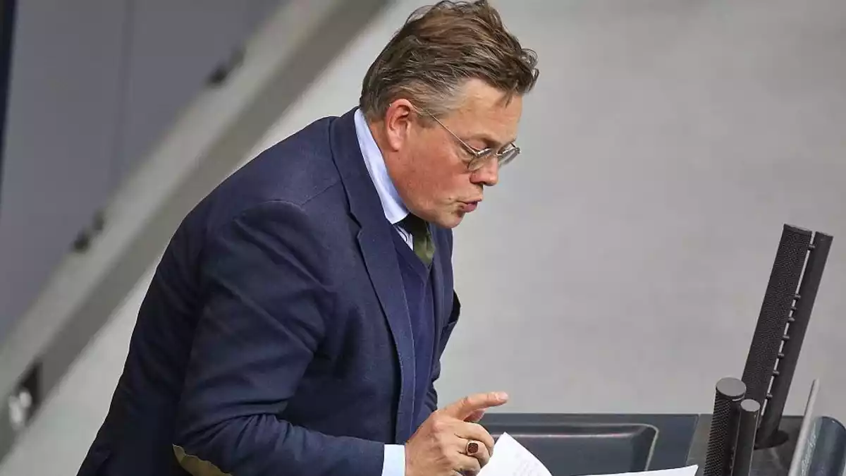 Grüne kritisieren Untätigkeit bei Schutz der Geheimdienste