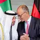 Die Vereinigten Arabischen Emirate wollen ihre Investitionen in die deutsche Wirtschaft mehr als verdoppeln. - Bild: Kay Nietfeld/dpa