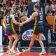 Leonie Fiebich (r) zeigte eine starke Leistung. - Bild: Andreas Gora/dpa