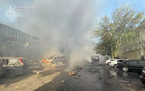 Der russische Angriff traf unter anderem einen Supermarkt. - Foto: ---/ukrainische Staatsanwaltschaft/dpa