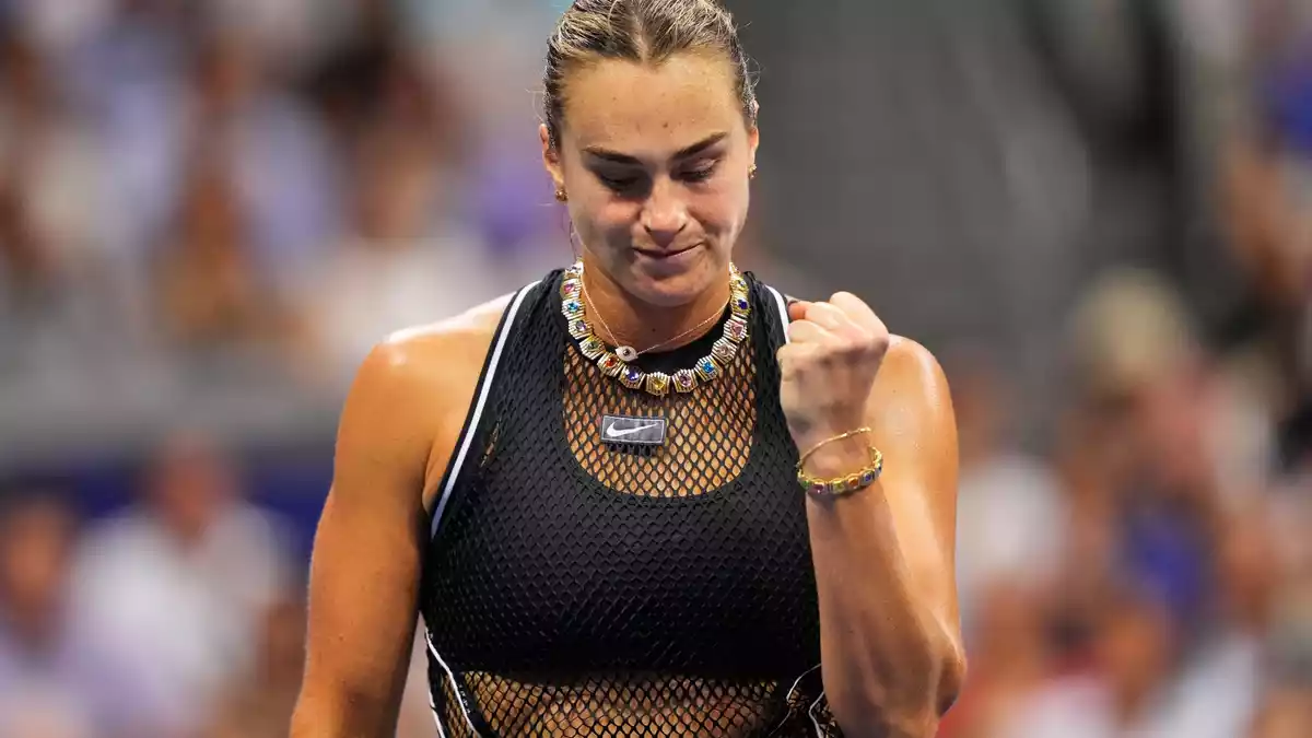 Aryna Sabalenka steht zum vierten Mal in Serie im US-Open-Finale.  - Bild: Yuki Iwamura/AP/dpa