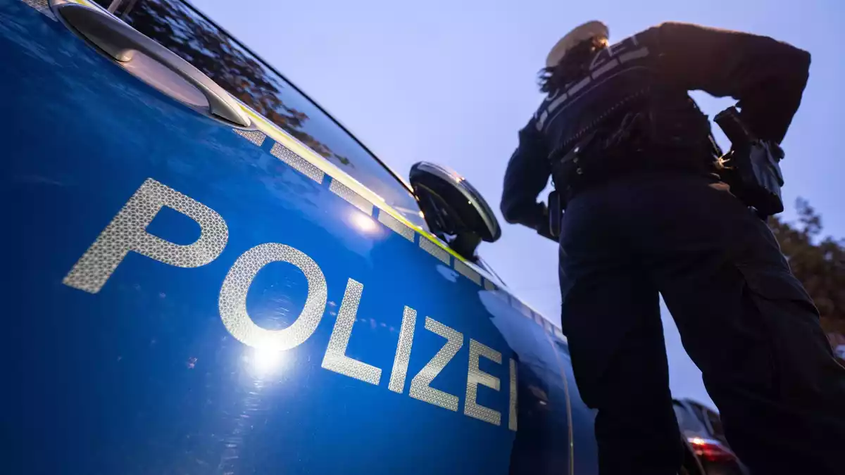 Polizeiliche Durchsuchungen sind auch in Wahlkämpfen legitim. (Symbolbild) - Bild: Marijan Murat/dpa