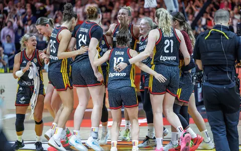 Die deutschen Frauen bejubelten das Halbfinale. - Foto: Andreas Gora/dpa