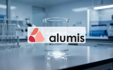 Ein modernes, beleuchtetes Laborgefäß in einer sterilen, klinischen Umgebung, das medizinische Innovation symbolisiert. - Foto: über boerse-global.de