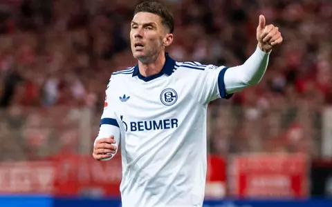 Trifft beim Ex-Club: Schalke-Profi Robin Gosens.  - Foto: Julius Frick/dpa